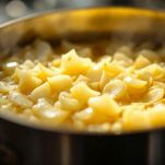 Zuppa di patate e cipolle