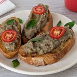 bruschette pronte sul piatto