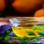 Ciotola con olio, sale e aceto