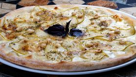 Pizza gorgonzola noci e pere