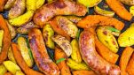 Salsiccia, patate e zucca al forno
