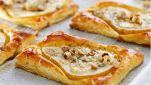 Sfogliatine con pere, gorgonzola e noci