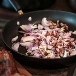 Soffritto con cipolla e guanciale