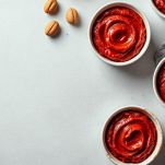 L'aggiunta della passata di pomodoro