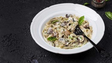 Tagliatelle panna e funghi porcini: ricetta cremosa e veloce