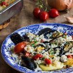 Tiella di riso, patate e cozze appena sfornata