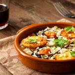 Tiella di riso, patate e cozze pronta per essere gustata