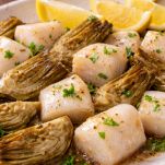 seppie e carciofi e fettine di limone