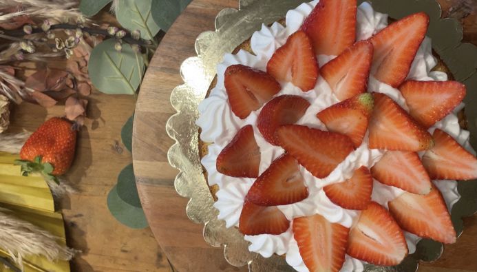 Torta con Fragole e Panna