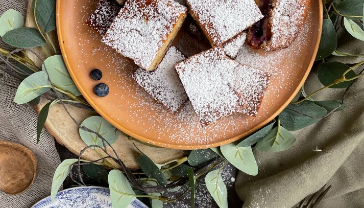 Cubotti di Torta allo Yogurt e Mirtilli