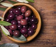 Le olive di Gaeta sono una specialità tipica laziale: ottime come antipasto o per buoni sughi, hanno notevoli proprietà nutrizionali. Ecco le loro caratteristiche