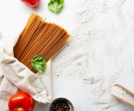 Ottima alternativa alla pasta tradizionale, gli spaghetti integrali sono meno calorici e ugualmente gustosi: scopriamo le loro proprietà nutrizionali