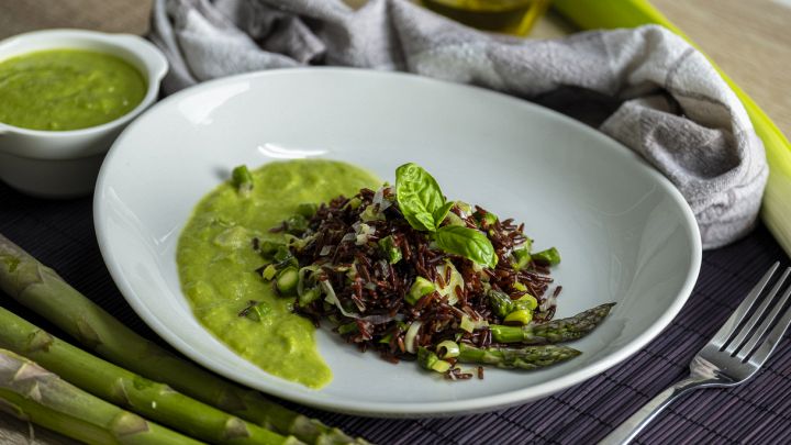 Riso rosso con asparagi