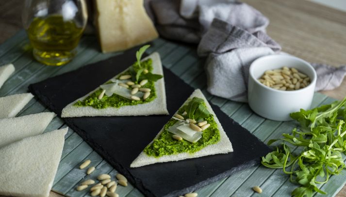 Tartine con pesto di rucola