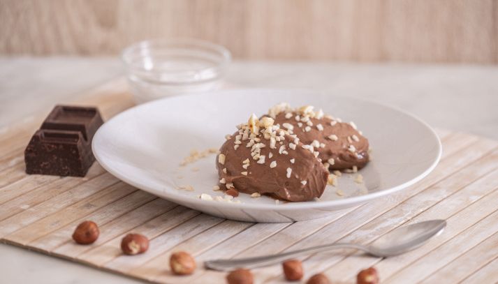 Quenelle al cocco e cioccolato