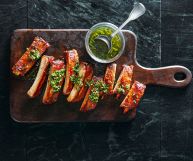 Vediamo insieme cosa sono le costine di maiale, quali sono i valori nutrizionali e gli usi in cucina di questo taglio di carne molto diffuso in cucina