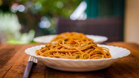 spaghetti alla bolognese di tonno