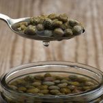 Cucchiaio con capperi
