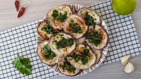 Piatto di melanzane in gremolata