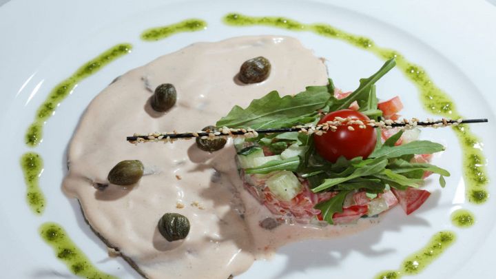 Vitello tonnato in doppia salsa
