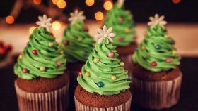 Golosi pasticcini a forma di albero di natale