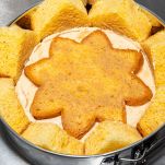 charlotte di pandoro al caffè