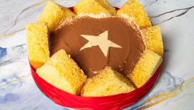 charlotte di pandoro al caffè