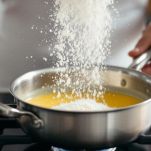 Lavorazione crema di Parmigiano