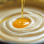 olio e uova nell'impasto delle crepes di grano saraceno