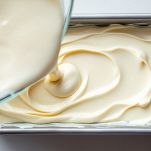 gelato nello stampo da plumcake per farlo raffreddare