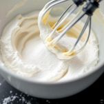 Frusta elettrica e albumi