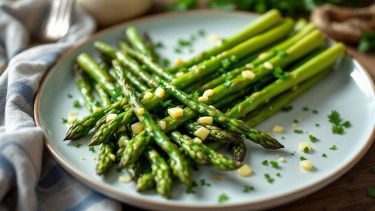 Asparagi in padella pronti da gustare.