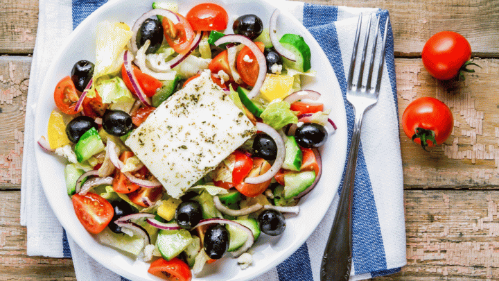 I sapori del Mediterraneo in una fresca insalata