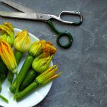 Unite i fiori di zucchine