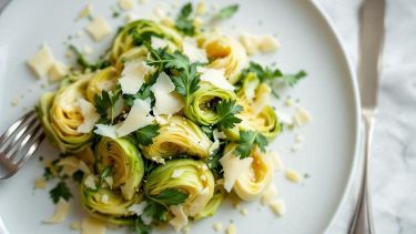 Insalata di carciofi crudi con scaglie di Parmigiano