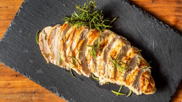 Limone e origano per un secondo dietetico e saporito con pollo