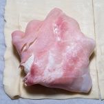 tomino in crosta di sfoglia