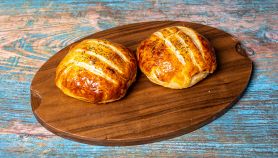 tomino in crosta di sfoglia