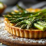 Torta salata con asparagi