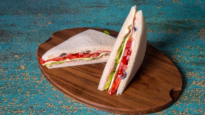 Gustosi tramezzini al prosciutto formaggio