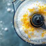 Zucchero e buccia di limone