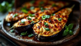 Melanzane a barchetta al forno con salsiccia