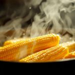 Pannocchie in acqua bollente