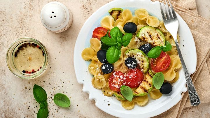 Insalata di pasta con zucchine