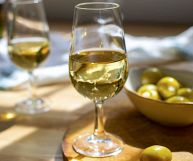 Il bicchiere di vino Valle d'Aosta Chardonnay DOC