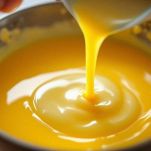 Latte unito ai tuorli montati