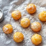 frittelle di riso con zucchero a velo
