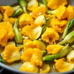 Fiori di zucca in padella