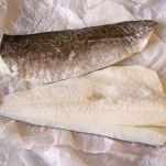 Sciacquate abbondantemente il baccalà sotto acqua fredda