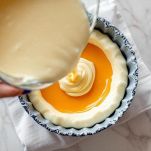 Il composto versato nello stampo